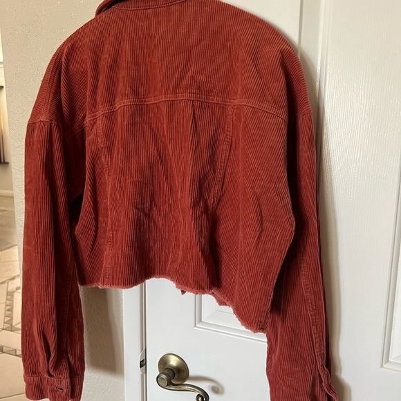 Forever 21 Corduroy Coral Red Crop Shacket Shirt Jacket Front Pockets Raw Hem  L - Picture 2 of 7